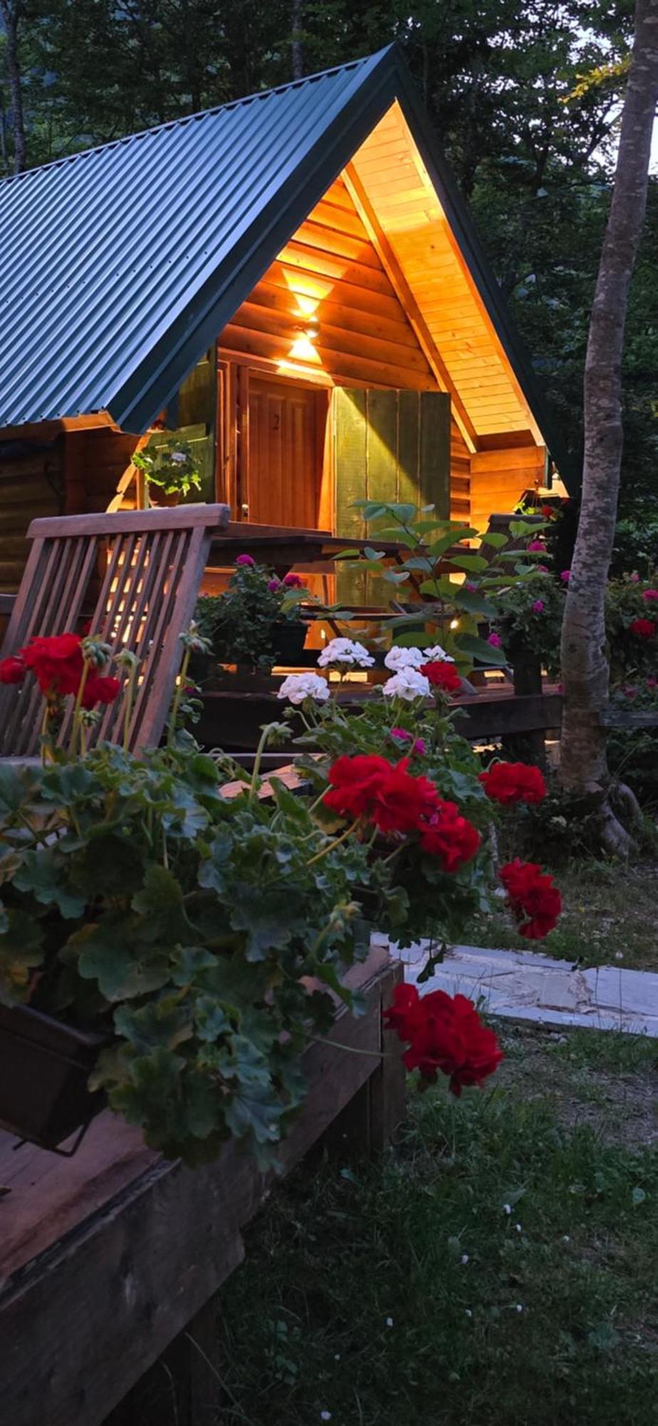 Gusinje Bungalows Prokletije מראה חיצוני תמונה